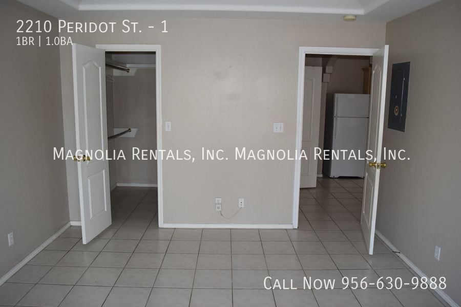 Building Photo - 2210 Peridot St