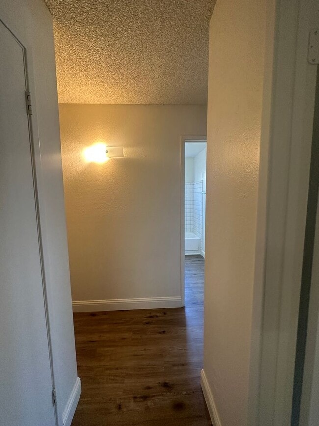 Building Photo - 1701 Ortega Dr