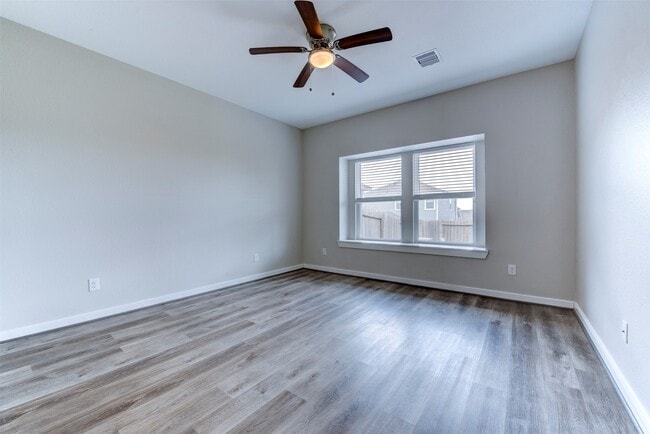 Building Photo - 40828 Mostyn Hill Dr
