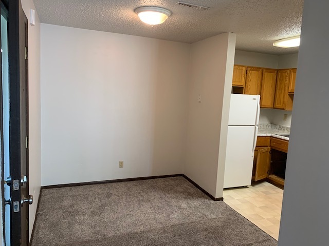 Building Photo - 4112 Lincoln Swing