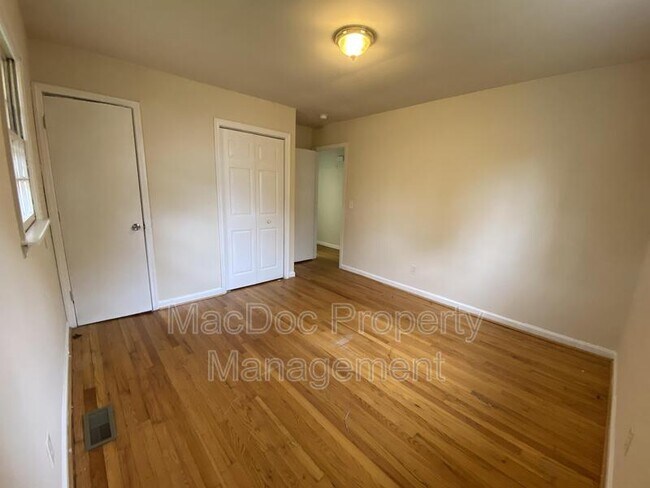 Building Photo - 712 Payton Dr