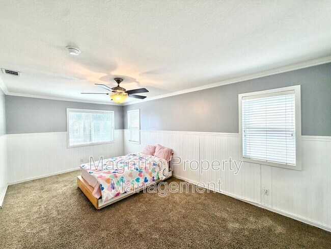 Building Photo - 37168 Santa Rosa Glen Dr