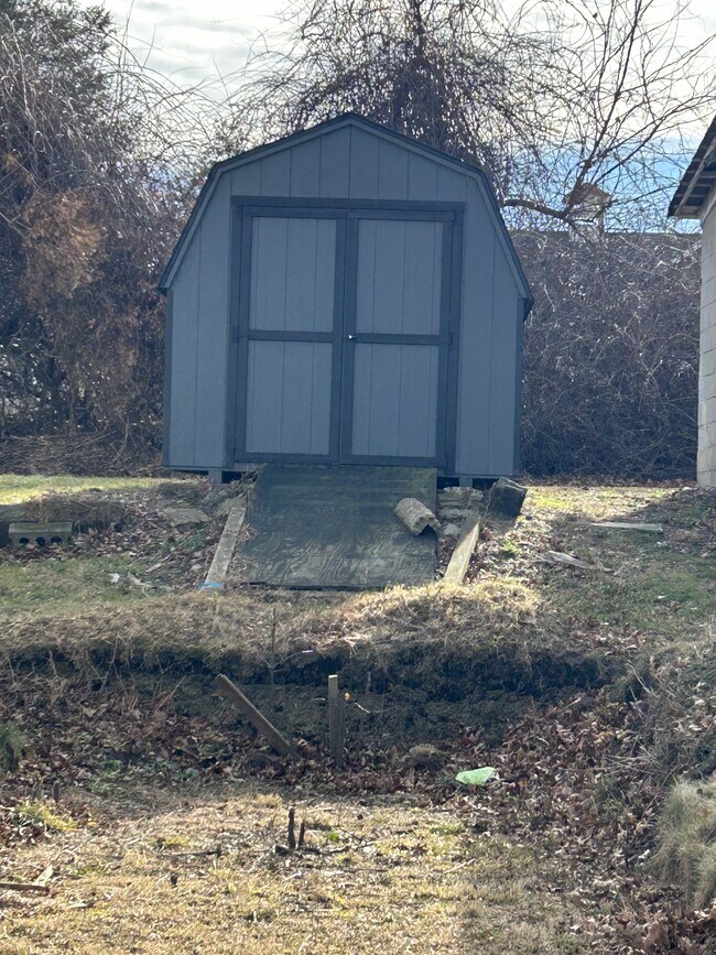 Building Photo - 19 E 3rd St