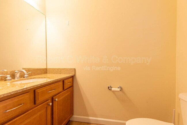 Building Photo - 330 Crystal Ave