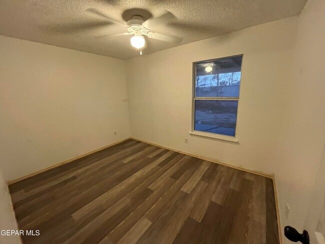 Building Photo - 12420 Tierra Mesa Ct