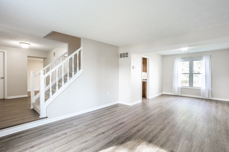 Building Photo - 6130 Bethesda Way