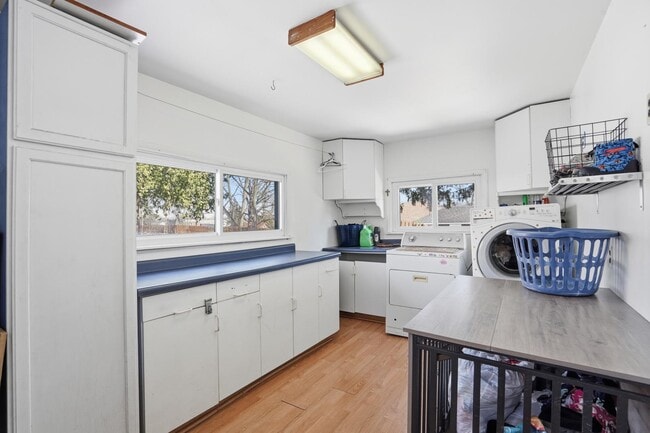 Building Photo - 626 E High St