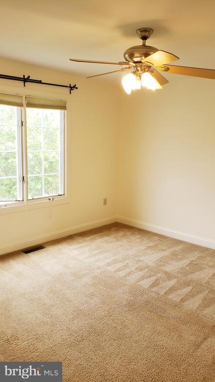 Building Photo - 14 Hayworth Cir