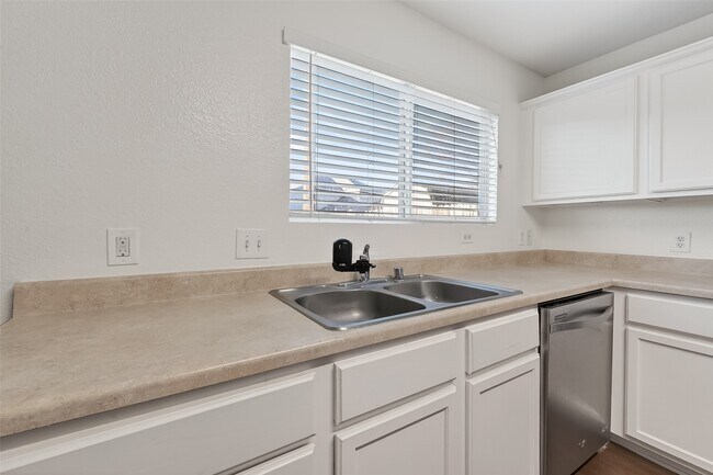 Building Photo - 854 Darbydale Crossing Ln