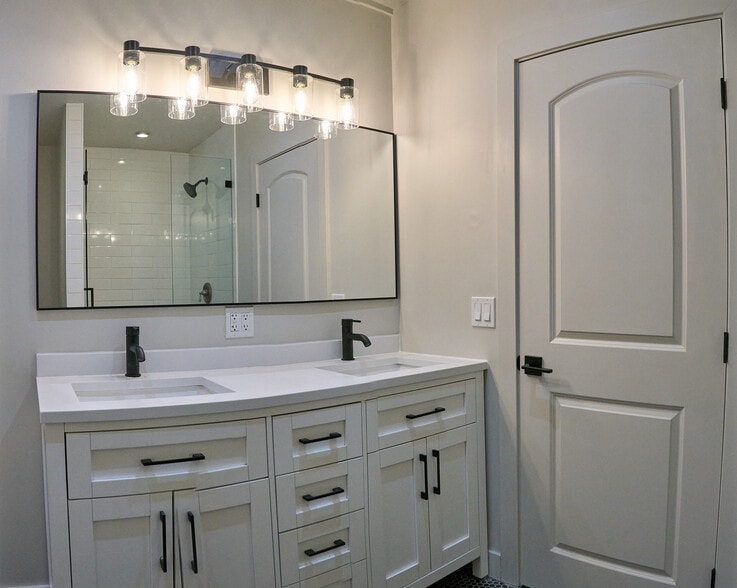 Bathroom 2 - 31660 Pitsch Canyon Rd