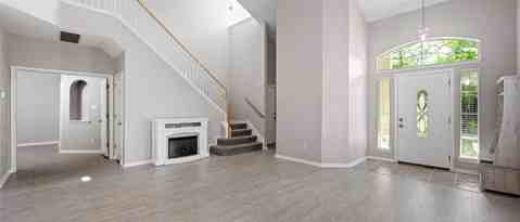 Building Photo - 10229 Beard Ave