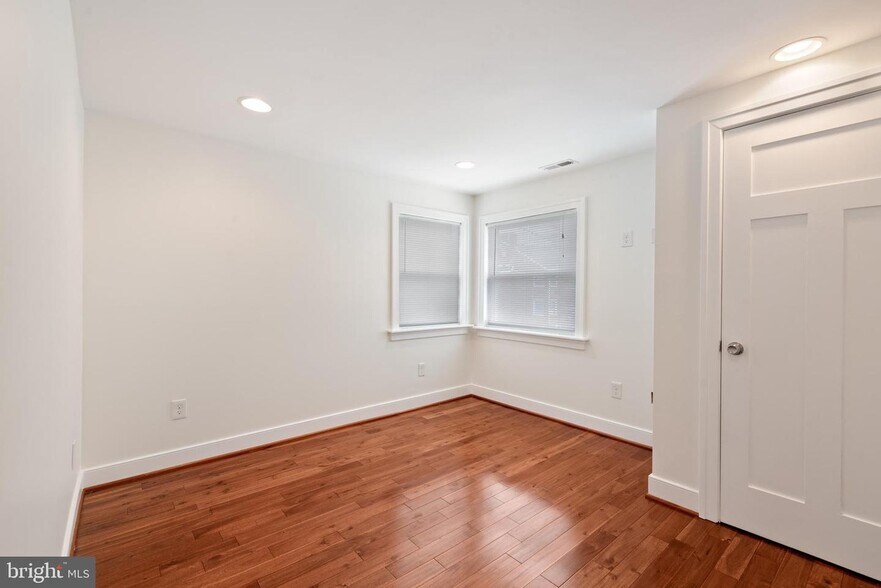 BR2 - 2903 Topaz Rd