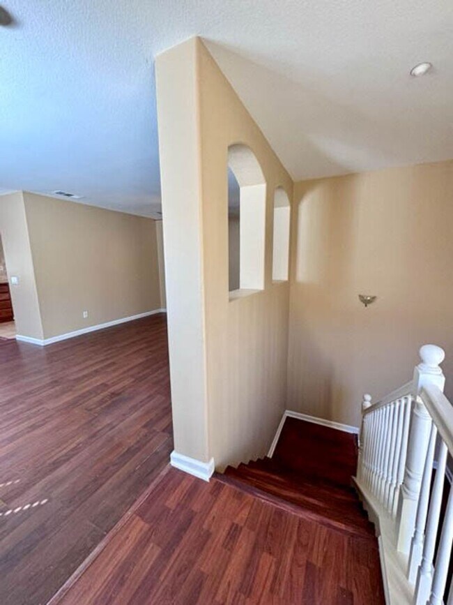 Building Photo - Move-in special! Move in by 12/25 and receive $300 off the first month’s rent! 2 bedroom Condo av...