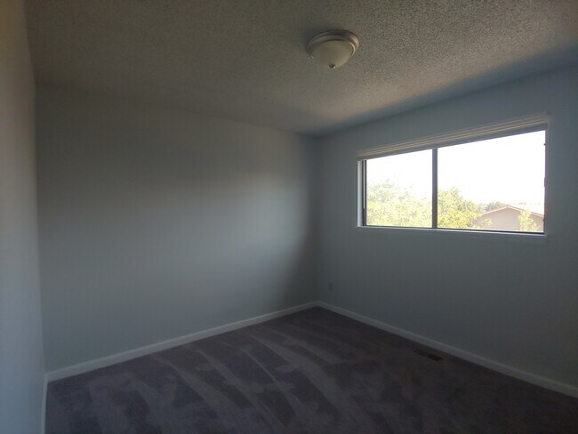 Building Photo - 2B/2B in Desirable Boulder Wimbledon Condos