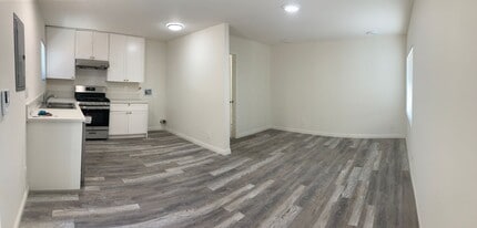 Building Photo - 3835
