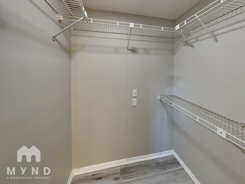 Building Photo - 8703 Briar Patch Dr