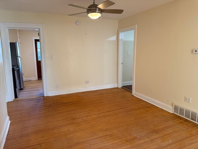 Building Photo - 25 Bleecker Pl