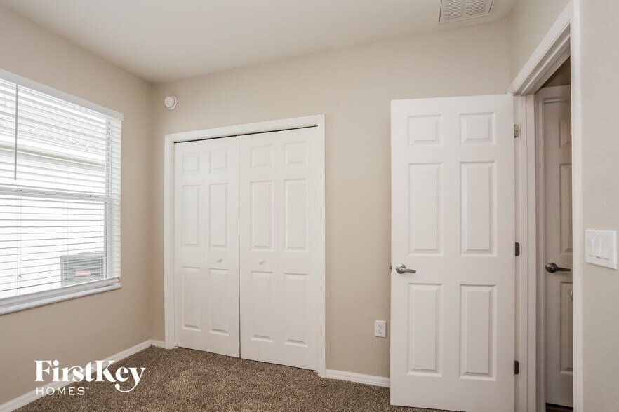 Building Photo - 7402 Indigo Oasis Ct