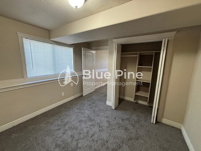 Building Photo - 1207 N Drystone Dr