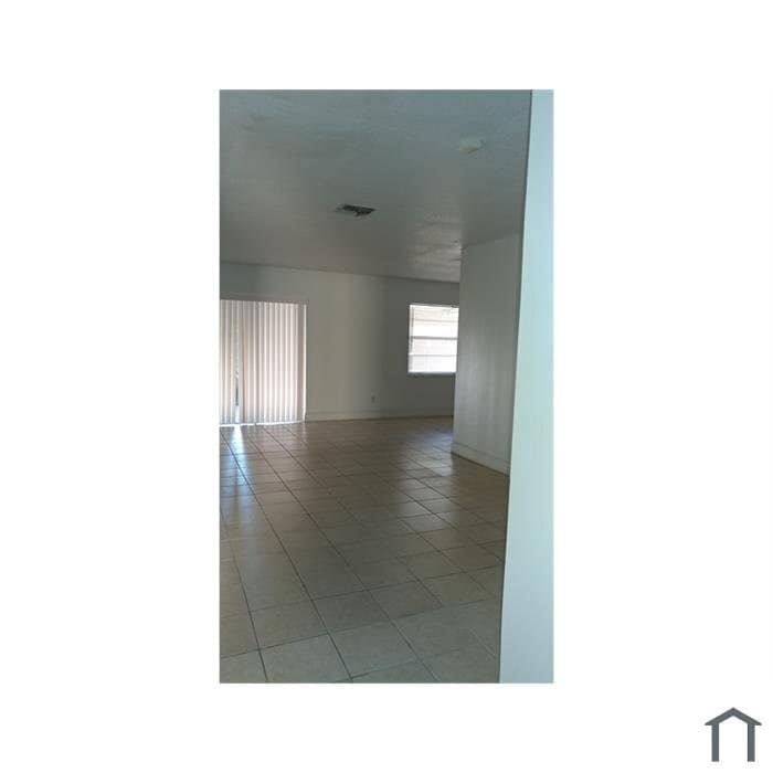 Building Photo - 2521 Rio Pinar Lakes Blvd