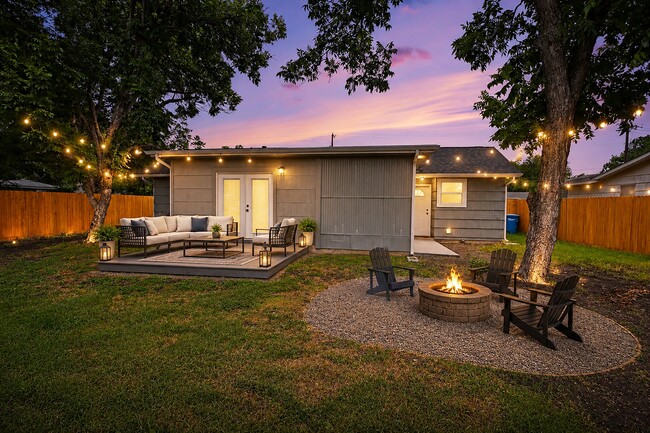 Building Photo - 442 Rothe Loop