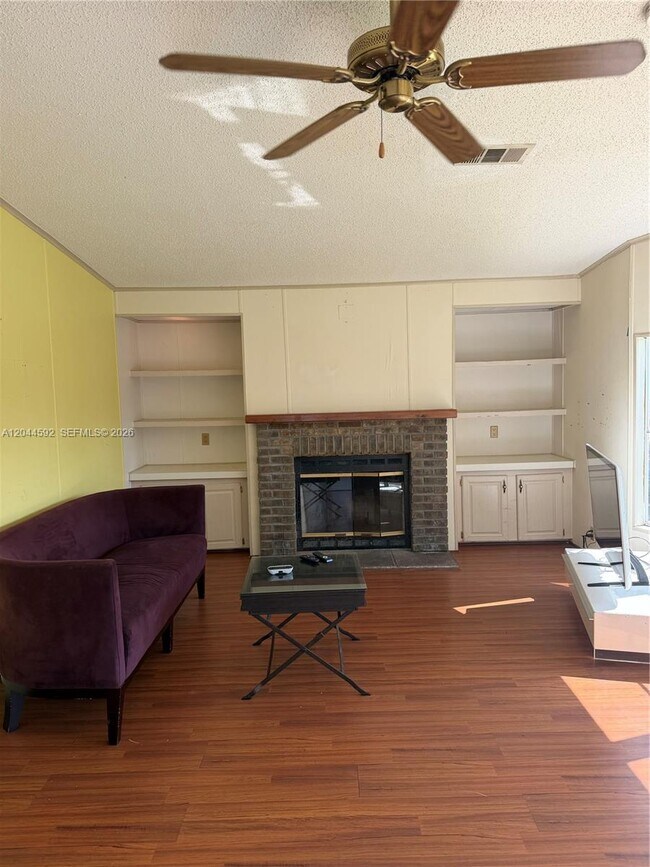 Building Photo - 1233 SW 130th Ave