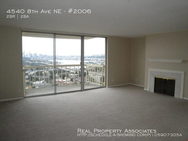 Building Photo - 4540 8th Ave NE