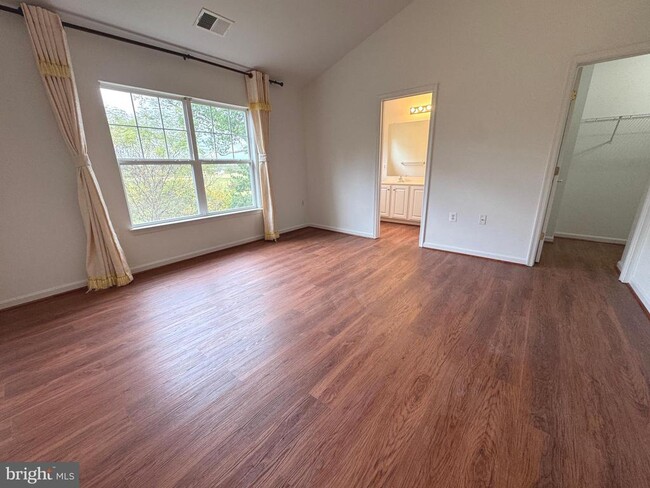 Building Photo - 108 Moore Dr