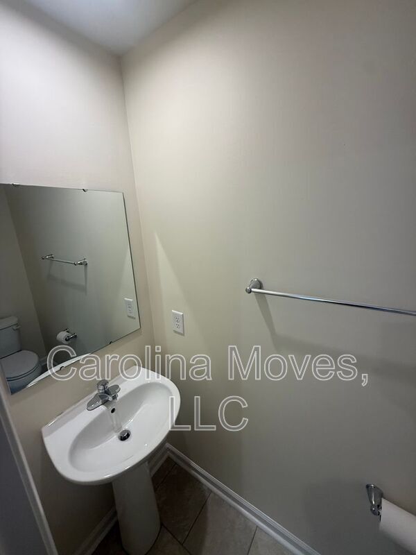 Building Photo - 328 Timberwild Dr