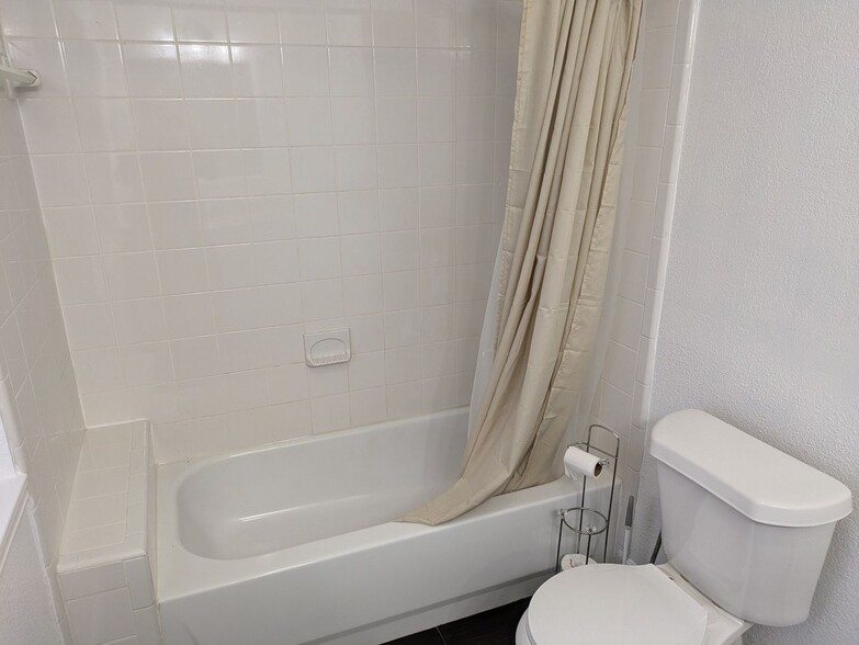 Building Photo - 11127 Sageview Dr