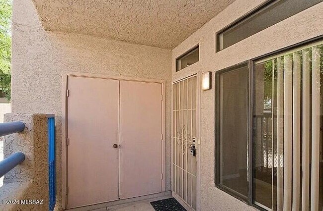 Building Photo - 7924 E Colette Cir