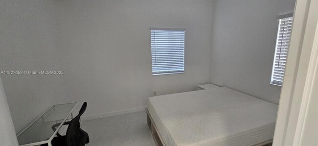 Building Photo - 2601 SW 24th Ave