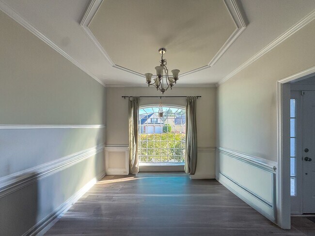 Building Photo - Well-Maintained 4 Bed 2.5 Bath Home with a Pool