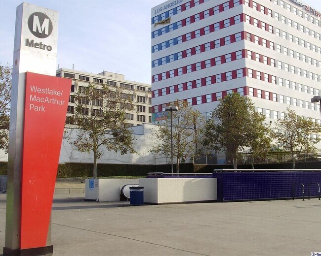 Building Photo - 2121 James M Wood Blvd