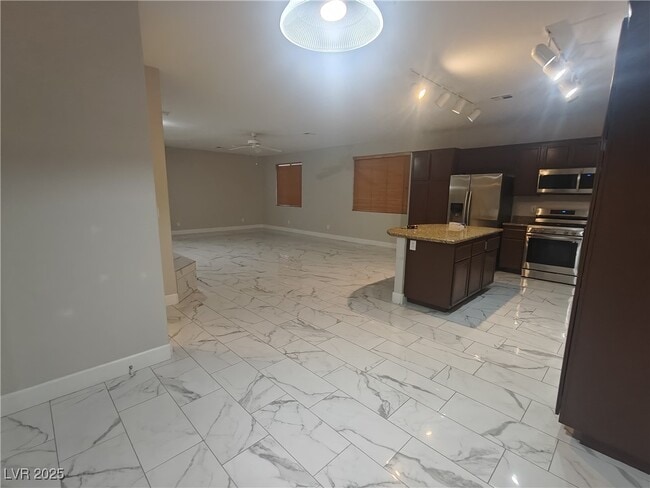 Building Photo - 492 Grassrange Ln