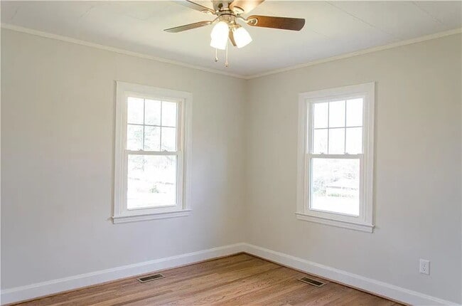 Building Photo - 3 Bedroom Renovated Ranch Style Home in Seneca - REDUCED