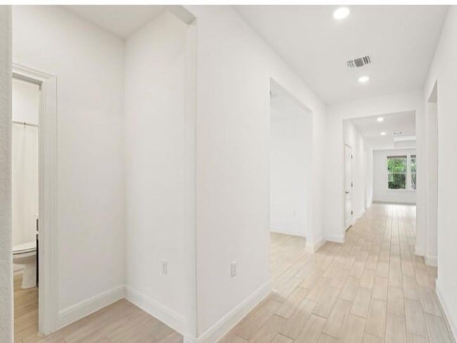 Building Photo - 312 Kitty Hawk Rd