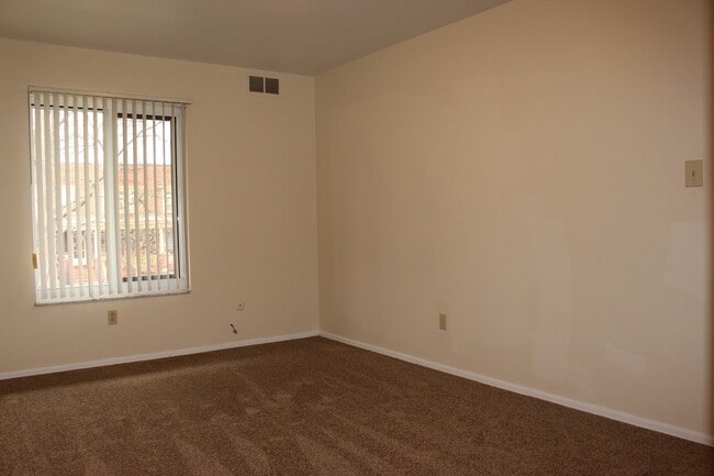 Building Photo - TRENT 543