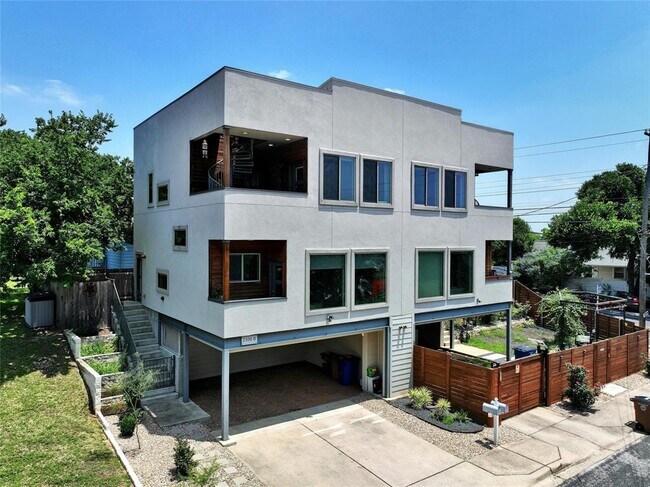 Primary Photo - 2100 Rosewood Ave