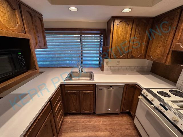 Building Photo - Charming 3-Bedroom Haven in Oregon City with 2 Full Baths – 1,350 Sq. Ft. of Comfort!