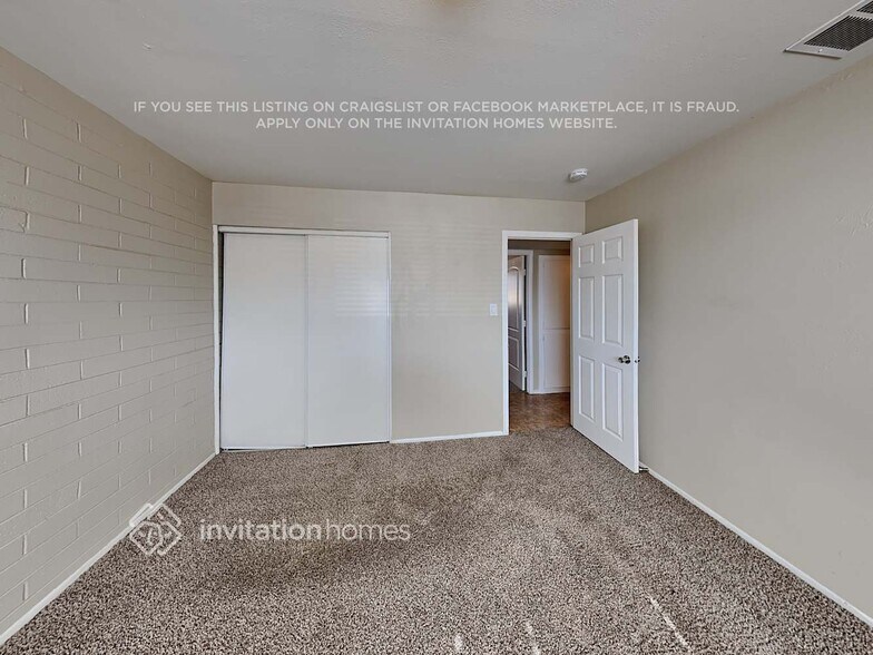 Building Photo - 5849 N 62nd Dr