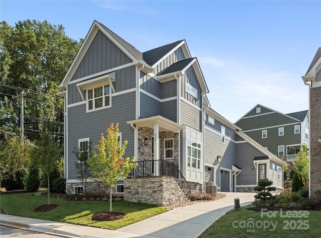 Primary Photo - 805 Naples Dr