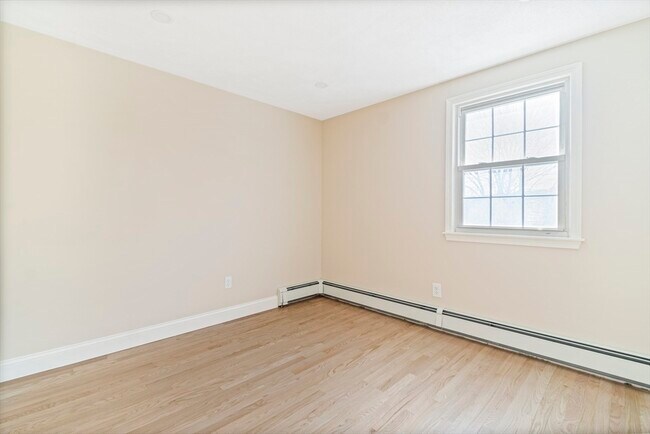 Building Photo - 21 Hodgkins Dr