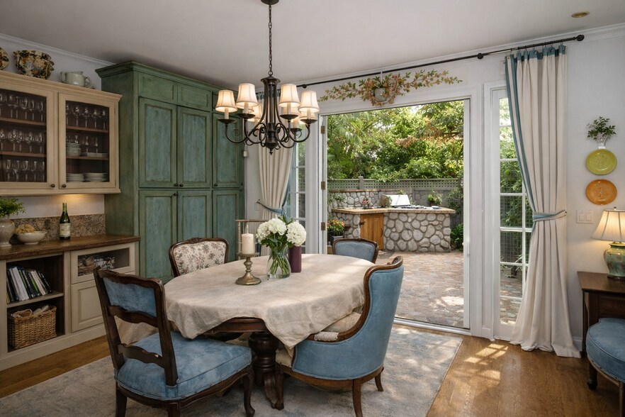 Building Photo - 27014 Carmelita Dr