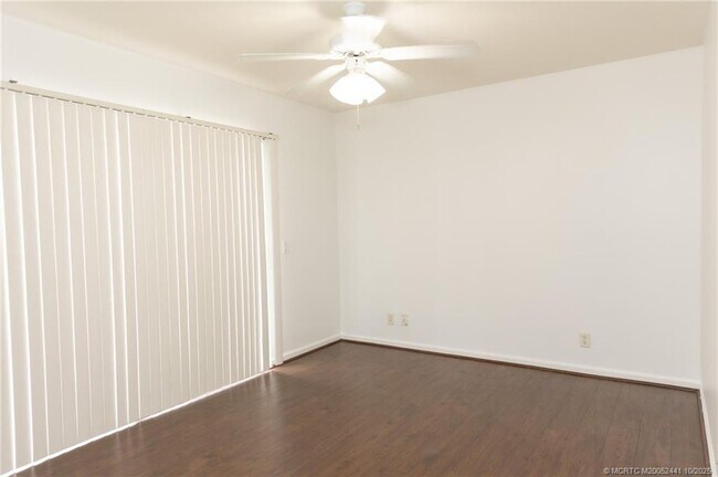 Building Photo - 8965 SW Chevy Cir