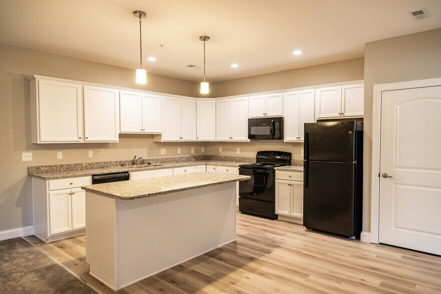 Primary Photo - CARLS CORNER RESIDENTIAL