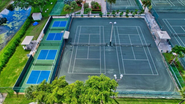 Building Photo - 5040 Rose Hill Dr