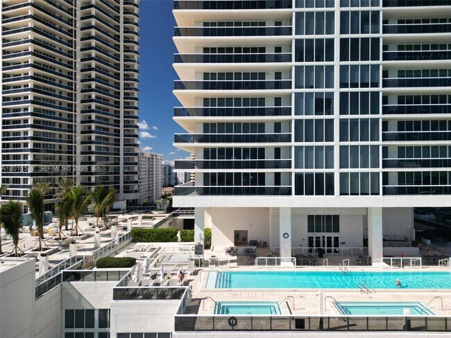 Building Photo - 1830 S Ocean Dr