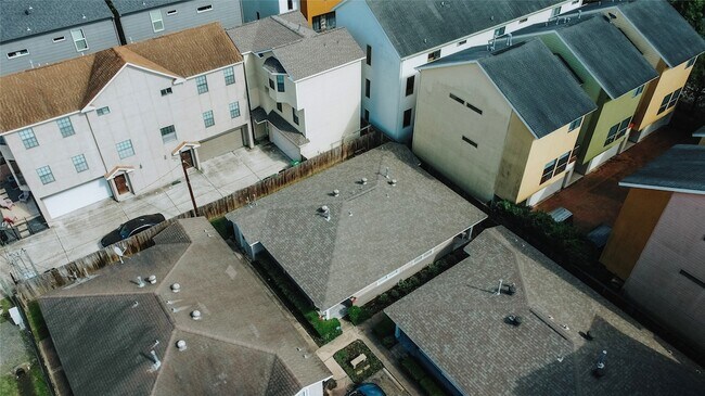 Building Photo - 4405 Marina St
