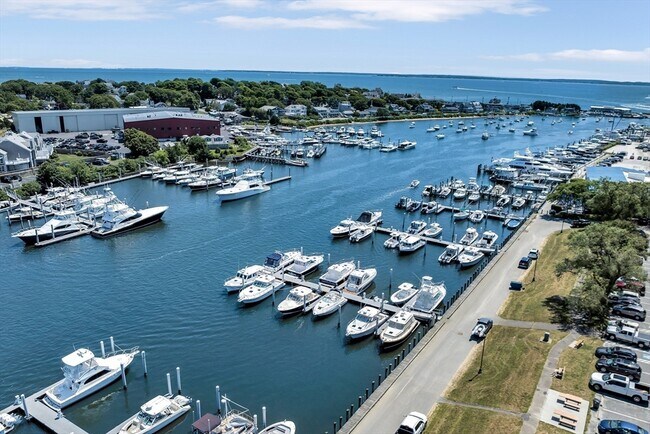 Building Photo - 135 Scranton Ave